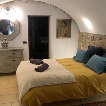 La Villageoise, Chambre Troglodyte Pitoresque Au Coeur Du Village Rognes 外观 照片