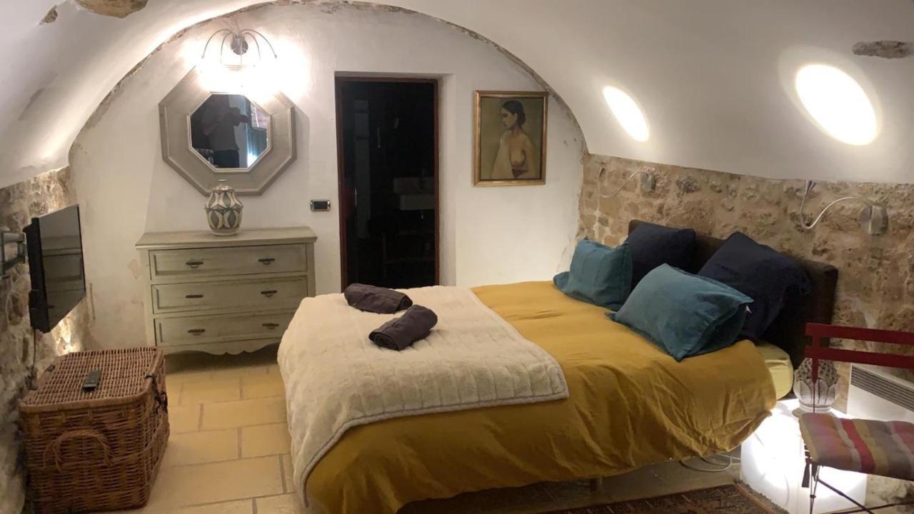 La Villageoise, Chambre Troglodyte Pitoresque Au Coeur Du Village Rognes 外观 照片